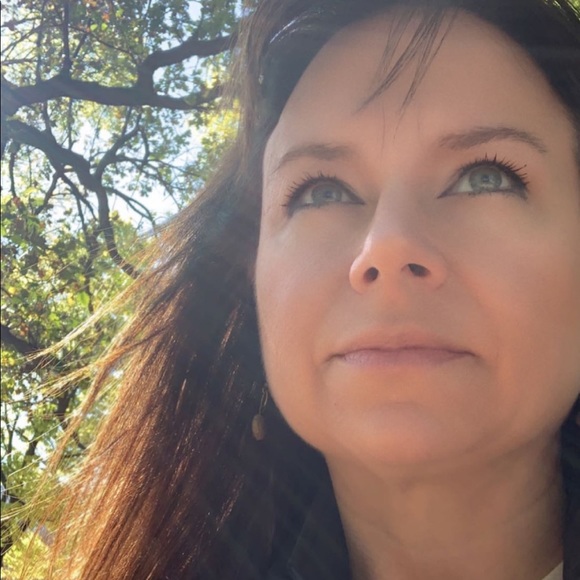 Meet your Posher, April - Picture 2 of 2